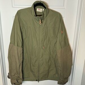 Fjällräven Men’s XL Olive Green Outdoor Jacket Lightweight Functional